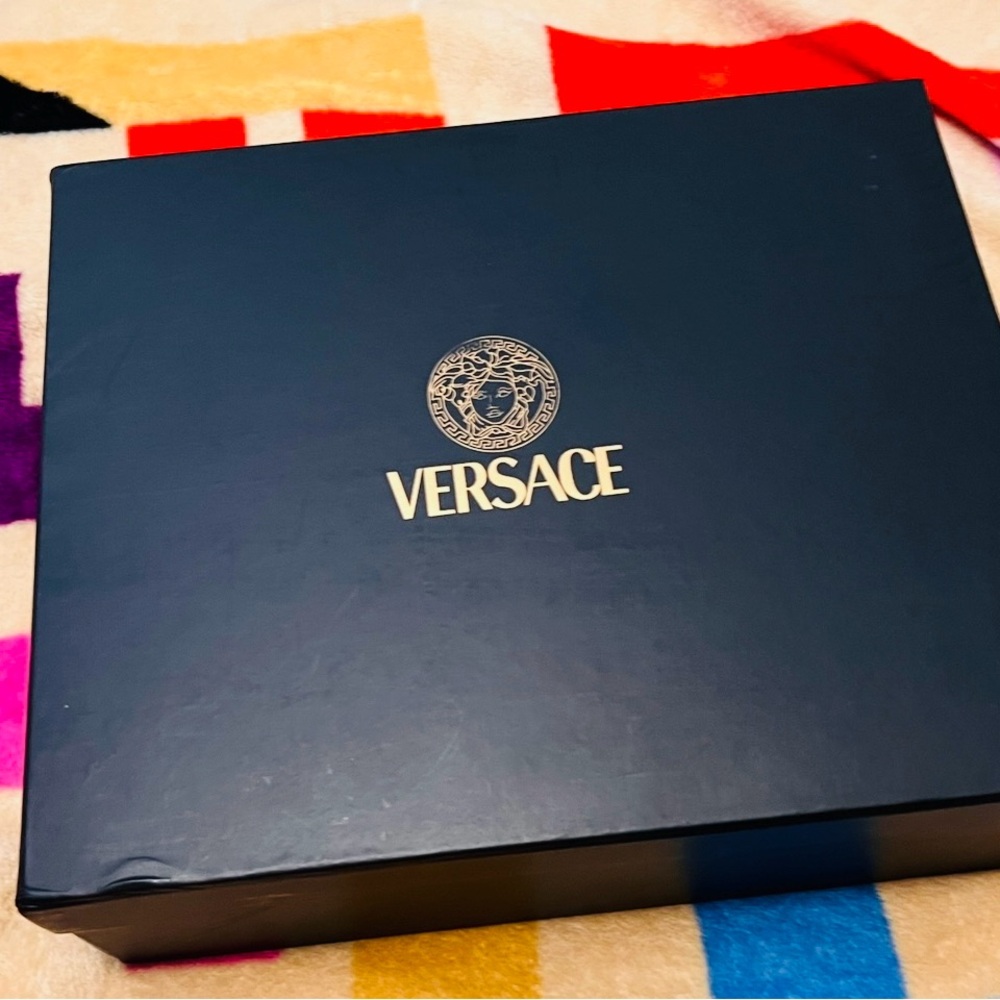 Versace Medusa Insignia Leather Pumps x Colorblock